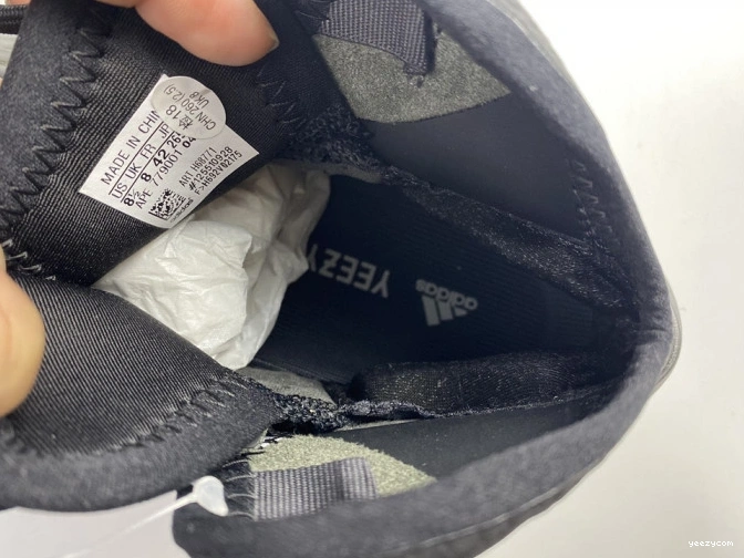 Barium Quantum Yeezy Adidas H68771 1109